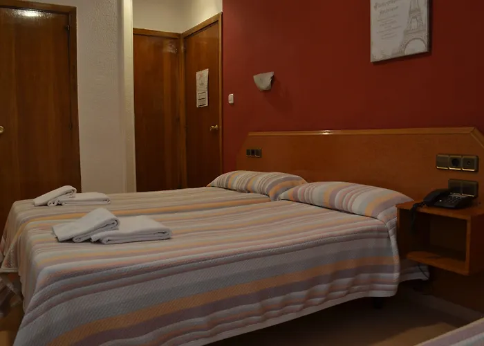 Cataluna بيت ضيافة 3*